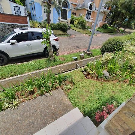 Villa Panda H Kota Bunga Puncak Cinengangirang Exteriör bild