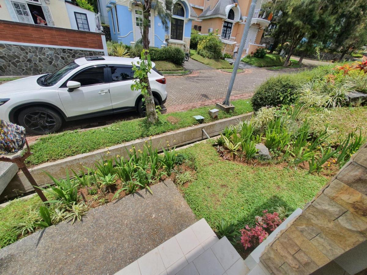Villa Panda H Kota Bunga Puncak Cinengangirang Exteriör bild